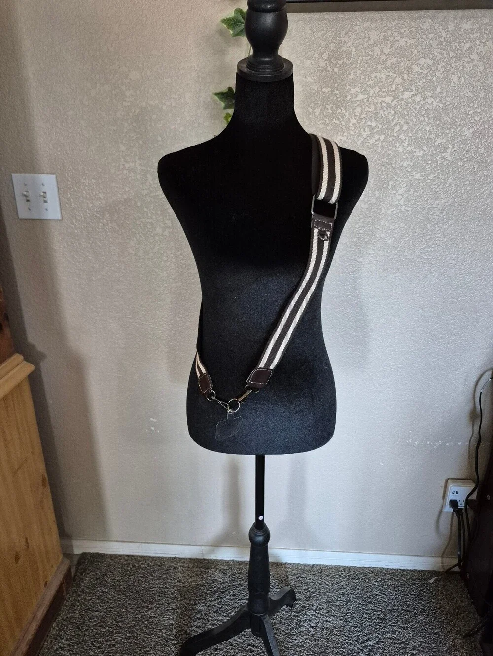 Hands-Free Cell Phone Crossbody Strap with Key & Coin Pouch Attachments